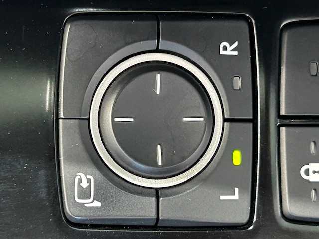 レクサス ＩＳ 300h 宮城県 2013(平25)年 8万km ソニックチタニウム レクサスセーフティーシステム/・プリクラッシュセーフティ/・レーザークルーズコントロール/・レーントレーシングアシスト/サンルーフ/EVモード/エコスポーツ/パワーシート/パドルシフト/オートライト/シートヒーター/ハーフレザーシート/純正SDナビ/CD/DVD/Blu-ray/Bluetooth接続/ビルドインETC/純正フルセグTV/社外バックカメラ/純正フロアマット/純正17インチアルミホイール/フォグランプ/横滑り防止装置