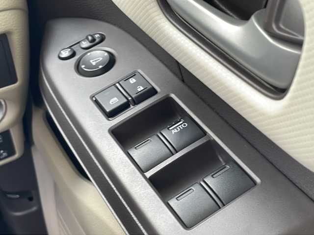 ホンダ Ｎ ＢＯＸ G L ホンダセンシング 茨城県 2020(令2)年 3.1万km プラチナホワイトパール バックカメラ/シートヒーター/クルーズコントロール/純正ナビ　BT/CD/DVD/ワンセグ/片側パワースライドドア/ホンダヤンシング/アイドリングストップ/スマートキー/LEDオートライト/純正14インチアルミホイール/ETC/スマートキー