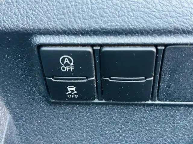 トヨタ シエンタ G 岡山県 2017(平29)年 13.2万km ブラックマイカ (株)IDOMが運営する【じしゃロン岡山店】の自社ローン専用車両です。こちらは現金またはオートローンご利用時の価格です。 自社ローンご希望の方は別途その旨お申し付け下さい/・プッシュスタート/・純正ナビ（TV、CD/DVD/BT）/・両側パワスラ/・ETC/・バックカメラ