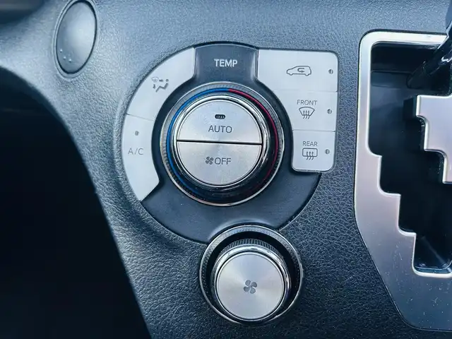 トヨタ シエンタ G 岡山県 2017(平29)年 13.2万km ブラックマイカ (株)IDOMが運営する【じしゃロン岡山店】の自社ローン専用車両です。こちらは現金またはオートローンご利用時の価格です。 自社ローンご希望の方は別途その旨お申し付け下さい/・プッシュスタート/・純正ナビ（TV、CD/DVD/BT）/・両側パワスラ/・ETC/・バックカメラ