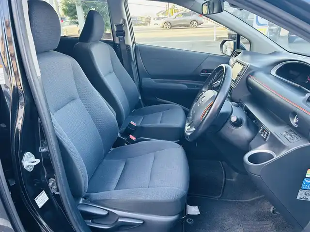 トヨタ シエンタ G 岡山県 2017(平29)年 13.2万km ブラックマイカ (株)IDOMが運営する【じしゃロン岡山店】の自社ローン専用車両です。こちらは現金またはオートローンご利用時の価格です。 自社ローンご希望の方は別途その旨お申し付け下さい/・プッシュスタート/・純正ナビ（TV、CD/DVD/BT）/・両側パワスラ/・ETC/・バックカメラ