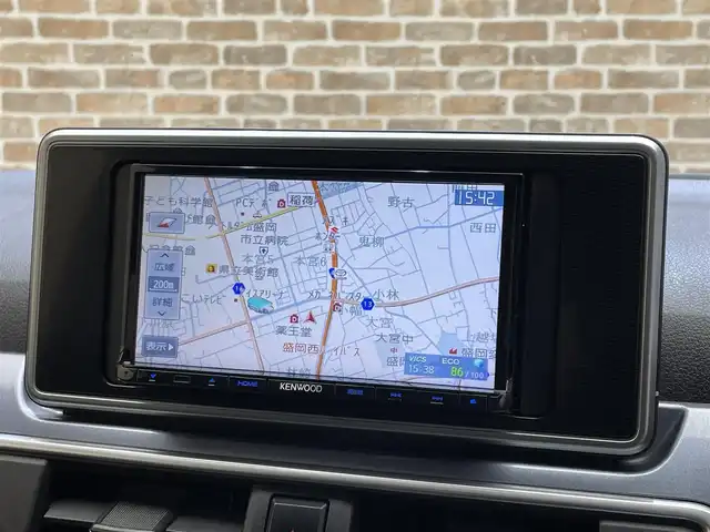 ダイハツ キャスト アクティバ G ターボ SAⅡ 岩手県 2015(平27)年 9.4万km フレッシュグリーンM ４WD/ターボ/カーボン調ホワイトデザインフィルムトップ/スマートアシスト２/衝突回避支援ブレーキ/車線逸脱警報/誤発進抑制機能/先行車発信お知らせ機能/ダウンヒルアシスト/横滑り防止装置/アイドリングストップ/オートエアコン/オートライト/LEDヘッドライト/LEDフォグライト/KENWOODナビ/バックカメラ/ETC/エンジンスターター/純正アルミホイール