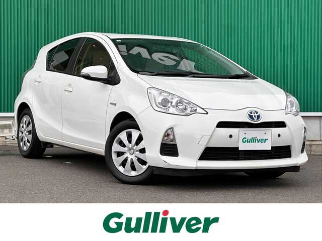 トヨタ アクア S 宮城県 2014(平26)年 8.2万km スーパーホワイトⅡ 社外ナビ（MDV-D708BTW）/・CD/DVD/・Bluetooth/・フルセグTV/前後ドライブレコーダー/ETC/キーレスエントリー（リモコンキー）/ヘッドライトレベライザー/電動格納ミラー/フロアマット/Wエアバッグ