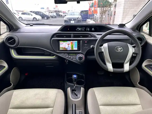 トヨタ アクア S 宮城県 2014(平26)年 8.2万km スーパーホワイトⅡ 社外ナビ（MDV-D708BTW）/・CD/DVD/・Bluetooth/・フルセグTV/前後ドライブレコーダー/ETC/キーレスエントリー（リモコンキー）/ヘッドライトレベライザー/電動格納ミラー/フロアマット/Wエアバッグ