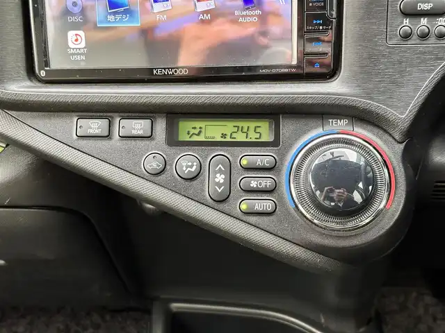 トヨタ アクア S 宮城県 2014(平26)年 8.2万km スーパーホワイトⅡ 社外ナビ（MDV-D708BTW）/・CD/DVD/・Bluetooth/・フルセグTV/前後ドライブレコーダー/ETC/キーレスエントリー（リモコンキー）/ヘッドライトレベライザー/電動格納ミラー/フロアマット/Wエアバッグ