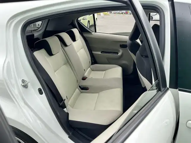 トヨタ アクア S 宮城県 2014(平26)年 8.2万km スーパーホワイトⅡ 社外ナビ（MDV-D708BTW）/・CD/DVD/・Bluetooth/・フルセグTV/前後ドライブレコーダー/ETC/キーレスエントリー（リモコンキー）/ヘッドライトレベライザー/電動格納ミラー/フロアマット/Wエアバッグ