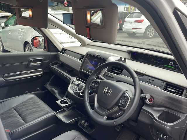 ホンダ フリード＋ ハイブリット G ホンダセンシング 東京都 2020(令2)年 3.7万km プラチナホワイトパール ワンオーナー/純正メモリナビ/（フルセグ/BT/CD/DVD/FM/AM）/アダプティブクルーズコントロール/車線維持支援システム/衝突軽減ブレーキ/誤発進抑制機能/両側パワースライドドア/コーナーセンサー/ハーフレザーシート/シートヒーター（D/N）/ミラーヒーター/スマートキー/ドライブレコーダー（前後）/ETC