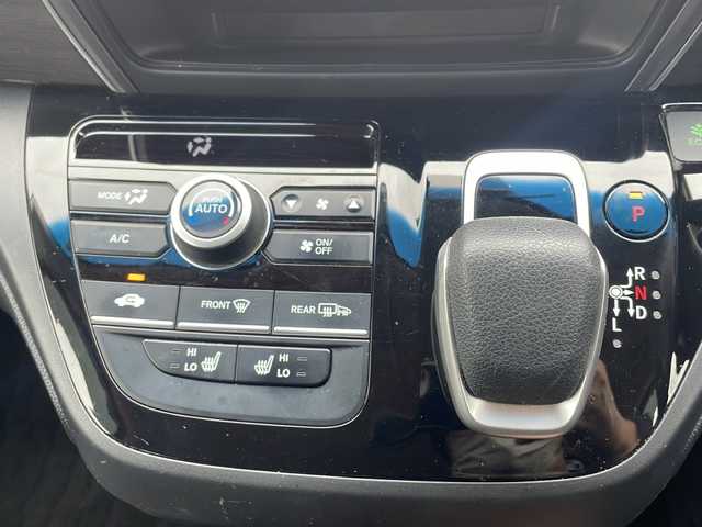 ホンダ フリード＋ ハイブリット G ホンダセンシング 東京都 2020(令2)年 3.7万km プラチナホワイトパール ワンオーナー/純正メモリナビ/（フルセグ/BT/CD/DVD/FM/AM）/アダプティブクルーズコントロール/車線維持支援システム/衝突軽減ブレーキ/誤発進抑制機能/両側パワースライドドア/コーナーセンサー/ハーフレザーシート/シートヒーター（D/N）/ミラーヒーター/スマートキー/ドライブレコーダー（前後）/ETC