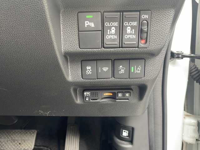 ホンダ フリード＋ ハイブリット G ホンダセンシング 東京都 2020(令2)年 3.7万km プラチナホワイトパール ワンオーナー/純正メモリナビ/（フルセグ/BT/CD/DVD/FM/AM）/アダプティブクルーズコントロール/車線維持支援システム/衝突軽減ブレーキ/誤発進抑制機能/両側パワースライドドア/コーナーセンサー/ハーフレザーシート/シートヒーター（D/N）/ミラーヒーター/スマートキー/ドライブレコーダー（前後）/ETC