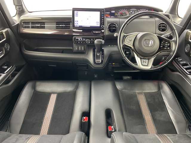 ホンダ Ｎ ＢＯＸ カスタム G L ターボ ホンダセンシング 道央・札幌 2018(平30)年 4.7万km プラチナホワイトパール ・4WD/・純正8インチナビ&CD&DVD&SD&BT&TV/・両側パワースライドドア/・バックカメラ/・ホンダセンシング/・レーダークルーズコントロール/・コーナーセンサー/・純正ドライブレコーダー/・ビルトインETC/・前席シートヒーター/・ハーフレザーシート/・電動格納ミラー/・ドアミラーヒーター/・LEDヘッドライト/・オートライト/・オートマチックハイビーム/・スマートキー/・純正エンジンスターター