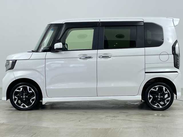 ホンダ Ｎ ＢＯＸ カスタム G L ターボ ホンダセンシング 道央・札幌 2018(平30)年 4.7万km プラチナホワイトパール ・4WD/・純正8インチナビ&CD&DVD&SD&BT&TV/・両側パワースライドドア/・バックカメラ/・ホンダセンシング/・レーダークルーズコントロール/・コーナーセンサー/・純正ドライブレコーダー/・ビルトインETC/・前席シートヒーター/・ハーフレザーシート/・電動格納ミラー/・ドアミラーヒーター/・LEDヘッドライト/・オートライト/・オートマチックハイビーム/・スマートキー/・純正エンジンスターター