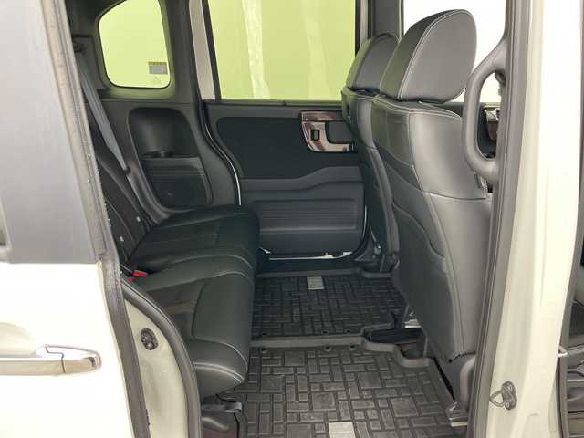 ホンダ Ｎ ＢＯＸ カスタム G L ターボ ホンダセンシング 道央・札幌 2018(平30)年 4.7万km プラチナホワイトパール ・4WD/・純正8インチナビ&CD&DVD&SD&BT&TV/・両側パワースライドドア/・バックカメラ/・ホンダセンシング/・レーダークルーズコントロール/・コーナーセンサー/・純正ドライブレコーダー/・ビルトインETC/・前席シートヒーター/・ハーフレザーシート/・電動格納ミラー/・ドアミラーヒーター/・LEDヘッドライト/・オートライト/・オートマチックハイビーム/・スマートキー/・純正エンジンスターター