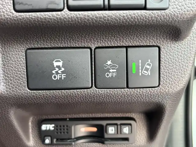 ホンダ フリード ハイブリット G ホンダセンシング 福岡県 2016(平28)年 9.2万km ホワイトオーキッドパール プッシュスタートボタン/スマートキー/クルーズコントロール/前方ドライブレコーダー/純正フロアマット/両側パワースライドドア/LEDヘッドライト/衝突軽減ブレーキ/Bluetoothオーディオ/バックカメラ/純正フロアマット