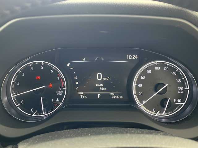 トヨタ ハリアー Z 兵庫県 2022(令4)年 3.6万km ホワイトパールクリスタルシャイン ・純正12.3インチディスプレイオーディオ/（TV・BT・USB・AUX・Miracast）/・全方位カメラ/・ビルトインETC2.0/・全方位ドライブレコーダー/・JBLプレミアムサウンドシステム/・調光パノラマガラスルーフ/・寒冷地仕様車/・レーダークルーズコントロール/・レーントレーシングアシスト/・プリクラッシュセーフティ/・クリアランスソナー/・ブラインドスポットモニター/・リヤクロストラフィックアラート/・パーキングサポートブレーキ/・ヘッドアップディスプレイ/・ロードサインアシスト/・パワーバックドア/・先行者発進告知/・リヤシートリマインダー/・横滑り防止装置/・オートマチックハイビーム/・LEDオートライト/・フォグランプ/・パワーシート/・ハーフレザー/・デジタルインナーミラー/・ステアリングリモコン/・電動パーキングブレーキ/・ブレーキホールド/・MTモード付AT/・純正19インチアルミホイール/・フロアマット/・電動格納ミラー/・オールオートパワーウィンドウ/・スマートキー/・スペアキー/・プッシュスタート/・W＋サイドエアバック/・カーテンエアバック