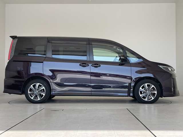 トヨタ ノア Si 愛知県 2017(平29)年 5.1万km ボルドーマイカメタリック ALPINE11型ナビ/片側パワースライド/レーダークルーズコントロール/バックカメラ/純正アルミホイール/LEDヘッドライト/レーンキープアシスト/オートマチックハイビーム/ドライブレコーダー/衝突軽減システム/フルセグ/CD DVD/Bluetooth/ステアリングスイッチ/スマートキー/プッシュスタート