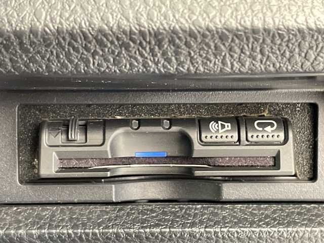 トヨタ ノア Si 愛知県 2017(平29)年 5.1万km ボルドーマイカメタリック ALPINE11型ナビ/片側パワースライド/レーダークルーズコントロール/バックカメラ/純正アルミホイール/LEDヘッドライト/レーンキープアシスト/オートマチックハイビーム/ドライブレコーダー/衝突軽減システム/フルセグ/CD DVD/Bluetooth/ステアリングスイッチ/スマートキー/プッシュスタート