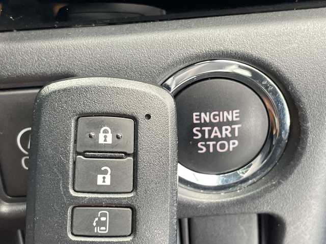 トヨタ ノア Si 愛知県 2017(平29)年 5.1万km ボルドーマイカメタリック ALPINE11型ナビ/片側パワースライド/レーダークルーズコントロール/バックカメラ/純正アルミホイール/LEDヘッドライト/レーンキープアシスト/オートマチックハイビーム/ドライブレコーダー/衝突軽減システム/フルセグ/CD DVD/Bluetooth/ステアリングスイッチ/スマートキー/プッシュスタート