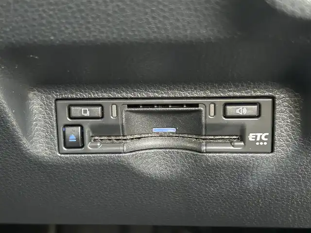 トヨタ シエンタ Z 佐賀県 2023(令5)年 1.6万km ホワイトパールクリスタルシャイン トヨタセーフティセンス/・プリクラッシュセーフティシステム/・レーダークルーズコントロール/・レーンディパーチャーアラート/・オートマチィックハイビーム/ブラインドスポットモニター/リアクロストラフィックアラート/クリアランスソナー/パーキングサポートブレーキ/プロアクティブドライビングアシスト/純正ディスプレイオーディオ/・コネクティッドナビ/・パノラミックビューモニター/・フルセグTV/BT/・CD/DVDデッキ/・TVキャンセラー/純正12型フリップダウンモニター/両側パワースライドドア/純正15インチAW/LEDヘッドライト/オートライト/ETC/プッシュスタート/ステアリングスイッチ/取扱説明書/保証書