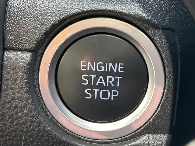 トヨタ シエンタ Z 佐賀県 2023(令5)年 1.6万km ホワイトパールクリスタルシャイン トヨタセーフティセンス/・プリクラッシュセーフティシステム/・レーダークルーズコントロール/・レーンディパーチャーアラート/・オートマチィックハイビーム/ブラインドスポットモニター/リアクロストラフィックアラート/クリアランスソナー/パーキングサポートブレーキ/プロアクティブドライビングアシスト/純正ディスプレイオーディオ/・コネクティッドナビ/・パノラミックビューモニター/・フルセグTV/BT/・CD/DVDデッキ/・TVキャンセラー/純正12型フリップダウンモニター/両側パワースライドドア/純正15インチAW/LEDヘッドライト/オートライト/ETC/プッシュスタート/ステアリングスイッチ/取扱説明書/保証書