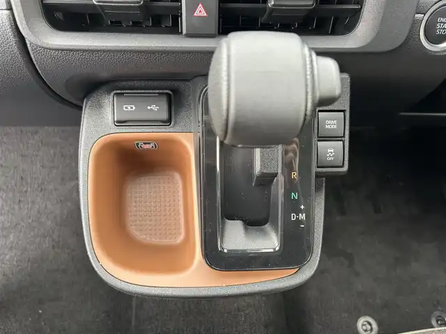 トヨタ シエンタ Z 佐賀県 2023(令5)年 1.6万km ホワイトパールクリスタルシャイン トヨタセーフティセンス/・プリクラッシュセーフティシステム/・レーダークルーズコントロール/・レーンディパーチャーアラート/・オートマチィックハイビーム/ブラインドスポットモニター/リアクロストラフィックアラート/クリアランスソナー/パーキングサポートブレーキ/プロアクティブドライビングアシスト/純正ディスプレイオーディオ/・コネクティッドナビ/・パノラミックビューモニター/・フルセグTV/BT/・CD/DVDデッキ/・TVキャンセラー/純正12型フリップダウンモニター/両側パワースライドドア/純正15インチAW/LEDヘッドライト/オートライト/ETC/プッシュスタート/ステアリングスイッチ/取扱説明書/保証書