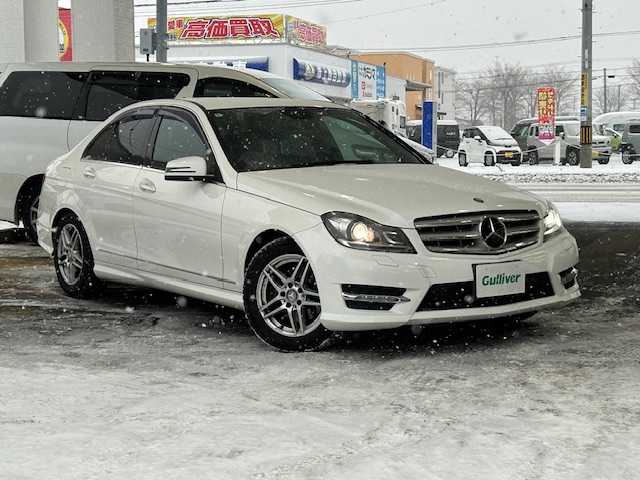 メルセデス・ベンツ Ｃ２００ アバンギャルド 道東・釧路十勝 2013(平25)年 7.2万km ポーラホワイト 純正ナビ/バックカメラ/クルーズコントロール/HIDヘッドライト/フォグライト/革巻きステアリング/ハーフレザーシート/前席パワーシート（運転席メモリー機能付き）/純正フロアマット/ドアバイザー/リモコンキー/取扱説明書/保証書/純正16インチアルミホイール
