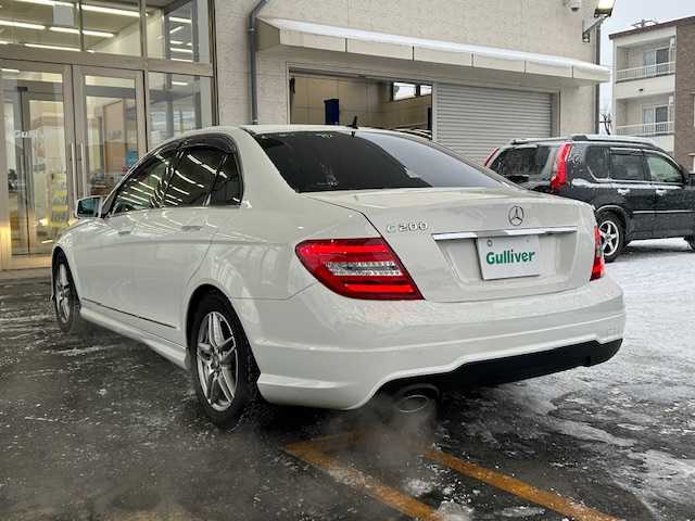 メルセデス・ベンツ Ｃ２００ アバンギャルド 道東・釧路十勝 2013(平25)年 7.2万km ポーラホワイト 純正ナビ/バックカメラ/クルーズコントロール/HIDヘッドライト/フォグライト/革巻きステアリング/ハーフレザーシート/前席パワーシート（運転席メモリー機能付き）/純正フロアマット/ドアバイザー/リモコンキー/取扱説明書/保証書/純正16インチアルミホイール