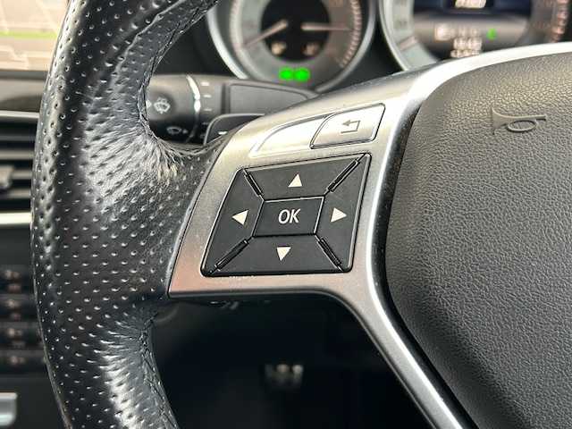 メルセデス・ベンツ Ｃ２００ アバンギャルド 道東・釧路十勝 2013(平25)年 7.2万km ポーラホワイト 純正ナビ/バックカメラ/クルーズコントロール/HIDヘッドライト/フォグライト/革巻きステアリング/ハーフレザーシート/前席パワーシート（運転席メモリー機能付き）/純正フロアマット/ドアバイザー/リモコンキー/取扱説明書/保証書/純正16インチアルミホイール