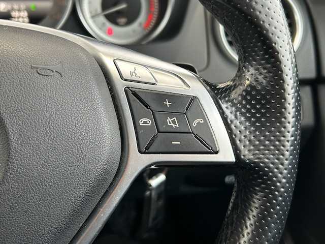 メルセデス・ベンツ Ｃ２００ アバンギャルド 道東・釧路十勝 2013(平25)年 7.2万km ポーラホワイト 純正ナビ/バックカメラ/クルーズコントロール/HIDヘッドライト/フォグライト/革巻きステアリング/ハーフレザーシート/前席パワーシート（運転席メモリー機能付き）/純正フロアマット/ドアバイザー/リモコンキー/取扱説明書/保証書/純正16インチアルミホイール