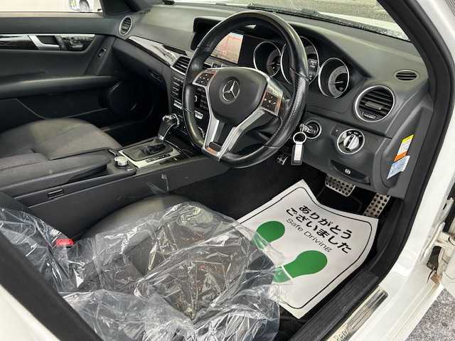 メルセデス・ベンツ Ｃ２００ アバンギャルド 道東・釧路十勝 2013(平25)年 7.2万km ポーラホワイト 純正ナビ/バックカメラ/クルーズコントロール/HIDヘッドライト/フォグライト/革巻きステアリング/ハーフレザーシート/前席パワーシート（運転席メモリー機能付き）/純正フロアマット/ドアバイザー/リモコンキー/取扱説明書/保証書/純正16インチアルミホイール