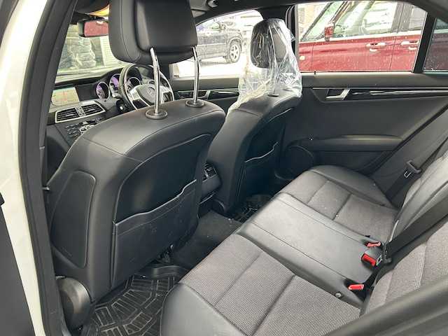 メルセデス・ベンツ Ｃ２００ アバンギャルド 道東・釧路十勝 2013(平25)年 7.2万km ポーラホワイト 純正ナビ/バックカメラ/クルーズコントロール/HIDヘッドライト/フォグライト/革巻きステアリング/ハーフレザーシート/前席パワーシート（運転席メモリー機能付き）/純正フロアマット/ドアバイザー/リモコンキー/取扱説明書/保証書/純正16インチアルミホイール