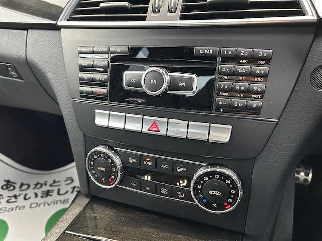 メルセデス・ベンツ Ｃ２００ アバンギャルド 道東・釧路十勝 2013(平25)年 7.2万km ポーラホワイト 純正ナビ/バックカメラ/クルーズコントロール/HIDヘッドライト/フォグライト/革巻きステアリング/ハーフレザーシート/前席パワーシート（運転席メモリー機能付き）/純正フロアマット/ドアバイザー/リモコンキー/取扱説明書/保証書/純正16インチアルミホイール