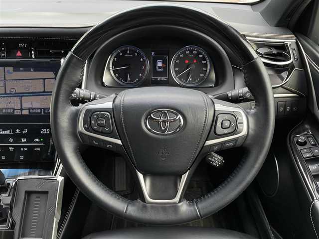 トヨタ ハリアー プログレス 大阪府 2019(平31)年 4.5万km ホワイトパールクリスタルシャイン 禁煙車/TRDエアロ/JBLサウンド/ハーフレザーシート/純正9インチナビ（Bluetooth・フルセグ・CD/DVD・USB）/全方位カメラ/ビルトインETC2.0/前方ドラレコ/パワーバックドア/LEDヘッドライト/クリアランスソナー/トヨタセーフティセンス/・プリクラッシュセーフティシステム/・レーダークルーズコントロール/ウッドコンビステアリング/100V電源/プッシュスタート/スマートキー/保証書付整備手帳/取扱説明書