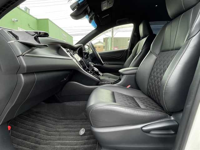 トヨタ ハリアー プログレス 大阪府 2019(平31)年 4.5万km ホワイトパールクリスタルシャイン 禁煙車/TRDエアロ/JBLサウンド/ハーフレザーシート/純正9インチナビ（Bluetooth・フルセグ・CD/DVD・USB）/全方位カメラ/ビルトインETC2.0/前方ドラレコ/パワーバックドア/LEDヘッドライト/クリアランスソナー/トヨタセーフティセンス/・プリクラッシュセーフティシステム/・レーダークルーズコントロール/ウッドコンビステアリング/100V電源/プッシュスタート/スマートキー/保証書付整備手帳/取扱説明書
