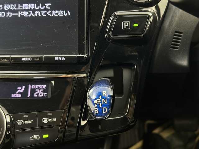 トヨタ プリウス α S チューンブラック Ⅱ 宮城県 2018(平30)年 5.9万km アティチュードブラックマイカ トヨタセーフティセンス/・プリクラッシュセーフティ/・レーンディパーチャーアラート/・レーダークルーズコントロール/・オートハイビーム /インテリジェントパーキングアシスト/純正9インチナビ（NSZT-Y66T）/・BT.CD.DVD.AM.FM/地図SD無/フルセグTV/バックカメラ/前席シートヒーター/ビルトインETC/純正ドライブレコーダー（F）/プッシュスタート/スマートキー/横滑り防止/LEDヘッドライト/LEDフォグ/純正フロアマット/社外16インチAW/ドアバイザー