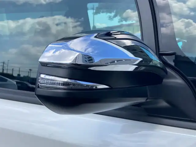 トヨタ ヴォクシー ZS 煌Ⅱ 静岡県 2020(令2)年 1.1万km ホワイトパールクリスタルシャイン セーフティセンス/純正9型SDナビ（NSZT-Y68T）/   AM FM CD DVD Bluetooth SD SDREC/フルセグTV/バックカメラ/ETC/純正12.1型後席ディスプレイ/両側パワースライドドア/クルーズコントロール/前後クリアランスソナー/LEDヘッドライト/ウォークスルー/リアロールサンシェード/純正フロアマット/純正アルミホイール/スマートキー×2本/ドライブレコーダー