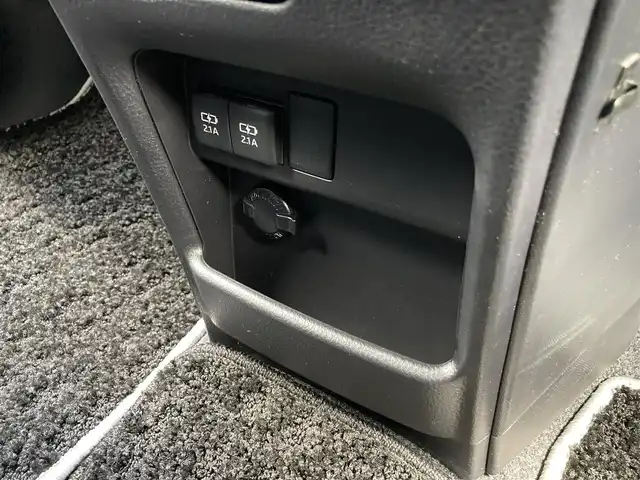 トヨタ ヴォクシー ZS 煌Ⅱ 静岡県 2020(令2)年 1.1万km ホワイトパールクリスタルシャイン セーフティセンス/純正9型SDナビ（NSZT-Y68T）/   AM FM CD DVD Bluetooth SD SDREC/フルセグTV/バックカメラ/ETC/純正12.1型後席ディスプレイ/両側パワースライドドア/クルーズコントロール/前後クリアランスソナー/LEDヘッドライト/ウォークスルー/リアロールサンシェード/純正フロアマット/純正アルミホイール/スマートキー×2本/ドライブレコーダー