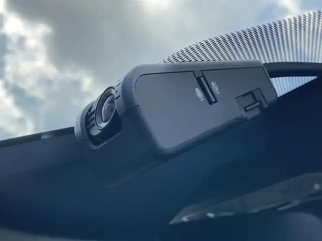 トヨタ ヴォクシー ZS 煌Ⅱ 静岡県 2020(令2)年 1.1万km ホワイトパールクリスタルシャイン セーフティセンス/純正9型SDナビ（NSZT-Y68T）/   AM FM CD DVD Bluetooth SD SDREC/フルセグTV/バックカメラ/ETC/純正12.1型後席ディスプレイ/両側パワースライドドア/クルーズコントロール/前後クリアランスソナー/LEDヘッドライト/ウォークスルー/リアロールサンシェード/純正フロアマット/純正アルミホイール/スマートキー×2本/ドライブレコーダー