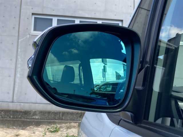 トヨタ ヴォクシー ZS 煌Ⅱ 静岡県 2020(令2)年 1.1万km ホワイトパールクリスタルシャイン セーフティセンス/純正9型SDナビ（NSZT-Y68T）/   AM FM CD DVD Bluetooth SD SDREC/フルセグTV/バックカメラ/ETC/純正12.1型後席ディスプレイ/両側パワースライドドア/クルーズコントロール/前後クリアランスソナー/LEDヘッドライト/ウォークスルー/リアロールサンシェード/純正フロアマット/純正アルミホイール/スマートキー×2本/ドライブレコーダー