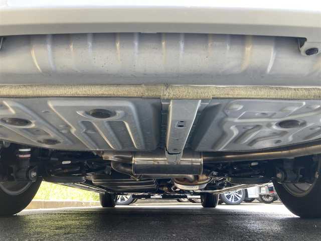 トヨタ ヴォクシー ZS 煌Ⅱ 静岡県 2020(令2)年 1.1万km ホワイトパールクリスタルシャイン セーフティセンス/純正9型SDナビ（NSZT-Y68T）/   AM FM CD DVD Bluetooth SD SDREC/フルセグTV/バックカメラ/ETC/純正12.1型後席ディスプレイ/両側パワースライドドア/クルーズコントロール/前後クリアランスソナー/LEDヘッドライト/ウォークスルー/リアロールサンシェード/純正フロアマット/純正アルミホイール/スマートキー×2本/ドライブレコーダー