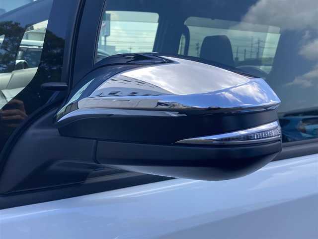 トヨタ ヴォクシー ZS 煌Ⅱ 静岡県 2020(令2)年 1.1万km ホワイトパールクリスタルシャイン セーフティセンス/純正9型SDナビ（NSZT-Y68T）/   AM FM CD DVD Bluetooth SD SDREC/フルセグTV/バックカメラ/ETC/純正12.1型後席ディスプレイ/両側パワースライドドア/クルーズコントロール/前後クリアランスソナー/LEDヘッドライト/ウォークスルー/リアロールサンシェード/純正フロアマット/純正アルミホイール/スマートキー×2本/ドライブレコーダー