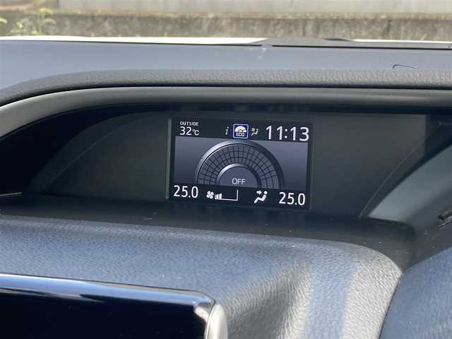 トヨタ ヴォクシー ZS 煌Ⅱ 静岡県 2020(令2)年 1.1万km ホワイトパールクリスタルシャイン セーフティセンス/純正9型SDナビ（NSZT-Y68T）/   AM FM CD DVD Bluetooth SD SDREC/フルセグTV/バックカメラ/ETC/純正12.1型後席ディスプレイ/両側パワースライドドア/クルーズコントロール/前後クリアランスソナー/LEDヘッドライト/ウォークスルー/リアロールサンシェード/純正フロアマット/純正アルミホイール/スマートキー×2本/ドライブレコーダー