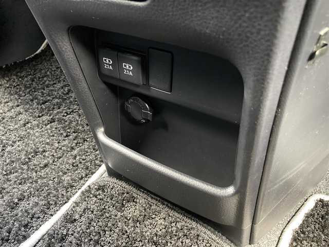 トヨタ ヴォクシー ZS 煌Ⅱ 静岡県 2020(令2)年 1.1万km ホワイトパールクリスタルシャイン セーフティセンス/純正9型SDナビ（NSZT-Y68T）/   AM FM CD DVD Bluetooth SD SDREC/フルセグTV/バックカメラ/ETC/純正12.1型後席ディスプレイ/両側パワースライドドア/クルーズコントロール/前後クリアランスソナー/LEDヘッドライト/ウォークスルー/リアロールサンシェード/純正フロアマット/純正アルミホイール/スマートキー×2本/ドライブレコーダー