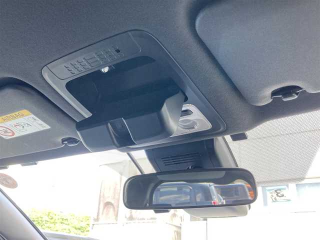 トヨタ ヴォクシー ZS 煌Ⅱ 静岡県 2020(令2)年 1.1万km ホワイトパールクリスタルシャイン セーフティセンス/純正9型SDナビ（NSZT-Y68T）/   AM FM CD DVD Bluetooth SD SDREC/フルセグTV/バックカメラ/ETC/純正12.1型後席ディスプレイ/両側パワースライドドア/クルーズコントロール/前後クリアランスソナー/LEDヘッドライト/ウォークスルー/リアロールサンシェード/純正フロアマット/純正アルミホイール/スマートキー×2本/ドライブレコーダー