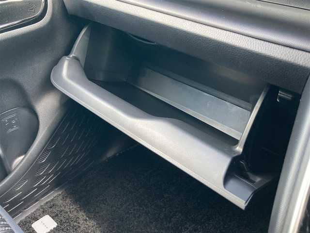 トヨタ ヴォクシー ZS 煌Ⅱ 静岡県 2020(令2)年 1.1万km ホワイトパールクリスタルシャイン セーフティセンス/純正9型SDナビ（NSZT-Y68T）/   AM FM CD DVD Bluetooth SD SDREC/フルセグTV/バックカメラ/ETC/純正12.1型後席ディスプレイ/両側パワースライドドア/クルーズコントロール/前後クリアランスソナー/LEDヘッドライト/ウォークスルー/リアロールサンシェード/純正フロアマット/純正アルミホイール/スマートキー×2本/ドライブレコーダー