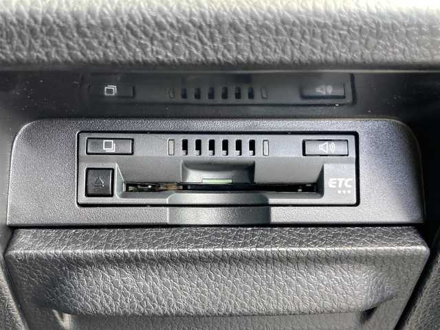 トヨタ ヴォクシー ZS 煌Ⅱ 静岡県 2020(令2)年 1.1万km ホワイトパールクリスタルシャイン セーフティセンス/純正9型SDナビ（NSZT-Y68T）/   AM FM CD DVD Bluetooth SD SDREC/フルセグTV/バックカメラ/ETC/純正12.1型後席ディスプレイ/両側パワースライドドア/クルーズコントロール/前後クリアランスソナー/LEDヘッドライト/ウォークスルー/リアロールサンシェード/純正フロアマット/純正アルミホイール/スマートキー×2本/ドライブレコーダー