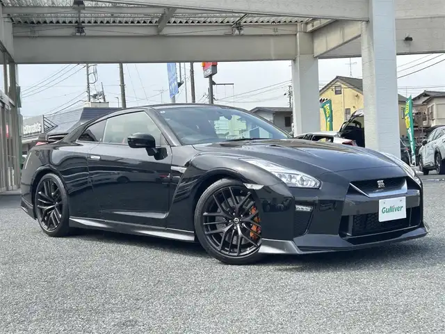 日産 ＧＴ－Ｒ ブラックエディション 埼玉県 2020(令2)年 0.1万km メテオフレークブラックパール ・登録時走行距離566KM/・ガレージ保管　禁煙車/・ディーラー点検記録R２：４：５年有　/・赤/黒コンビレカロレザーシート　/・シートヒーター/・パワーシート/・純正ナビフルセグTV　アップカープレイ　/・バックカメラ　/・ETC　/・BOSEサウンド　/・ブレンボブレーキキャリパー/・PVガラス/・パドルシフト/・クルーズコントロール/・360°ドライブレコーダー/・F255/40ZR20/・R285/35ZRF20/・保証書