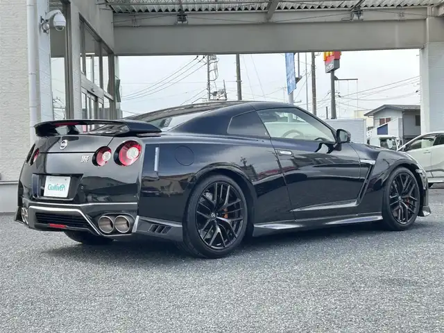 日産 ＧＴ－Ｒ ブラックエディション 埼玉県 2020(令2)年 0.1万km メテオフレークブラックパール ・登録時走行距離566KM/・ガレージ保管　禁煙車/・ディーラー点検記録R２：４：５年有　/・赤/黒コンビレカロレザーシート　/・シートヒーター/・パワーシート/・純正ナビフルセグTV　アップカープレイ　/・バックカメラ　/・ETC　/・BOSEサウンド　/・ブレンボブレーキキャリパー/・PVガラス/・パドルシフト/・クルーズコントロール/・360°ドライブレコーダー/・F255/40ZR20/・R285/35ZRF20/・保証書