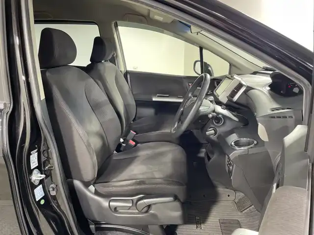 ホンダ フリード G ジャストセレクション 神奈川県 2013(平25)年 3万km プレミアムスパークルブラックパール 社外9型メモリーナビゲーション【AVN-ZX02i】/フルセグ　SD　CD DVD/フリップダウンモニター/両側電動スライドドア/シートリフター/社外ETC/プッシュスタート/スマートキー/社外15インチアルミホイール/HIDヘッドライト/オートライト/スペアキー