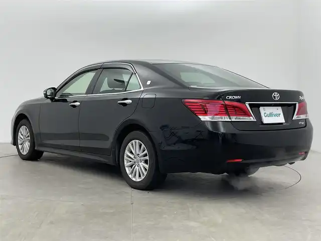 トヨタ クラウン ロイヤル ロイヤルサルーン i－Four 富山県 2016(平28)年 3万km ブラック ワンオーナー/4WD/純正SDナビ（FM/AM/CD/DVD/BD/BT/AUX）/フルセグTV/バックカメラ/社外AW付冬タイヤ車載/プリクラッシュセーフティシステム/レーダークルーズコントロール/レーンキープアシスト/前席パワーシート/プッシュスタート/スマートキー/スペアキー1本/ビルトインETC/純正フロアマット/純正16インチAW/LEDヘッドライト/オートマチックハイビーム/フォグランプ/横滑り防止装置/盗難防止装置/オートワイパー/電格ミラー/革巻きステアリング/ステアリングスイッチ/取扱説明書/保証書