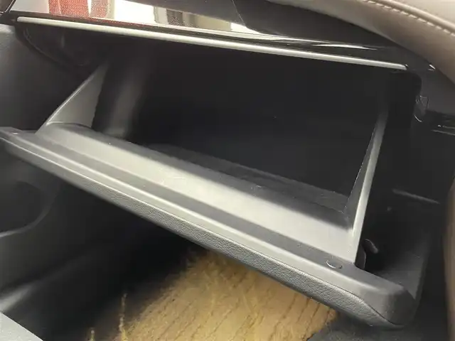 トヨタ クラウン ロイヤル ロイヤルサルーン i－Four 富山県 2016(平28)年 3万km ブラック ワンオーナー/4WD/純正SDナビ（FM/AM/CD/DVD/BD/BT/AUX）/フルセグTV/バックカメラ/社外AW付冬タイヤ車載/プリクラッシュセーフティシステム/レーダークルーズコントロール/レーンキープアシスト/前席パワーシート/プッシュスタート/スマートキー/スペアキー1本/ビルトインETC/純正フロアマット/純正16インチAW/LEDヘッドライト/オートマチックハイビーム/フォグランプ/横滑り防止装置/盗難防止装置/オートワイパー/電格ミラー/革巻きステアリング/ステアリングスイッチ/取扱説明書/保証書